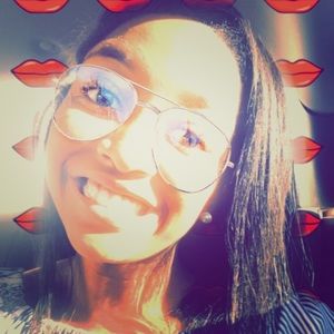 Meet your Posher, Tabitha